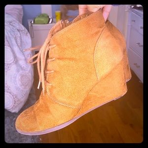 short brown wedge boots